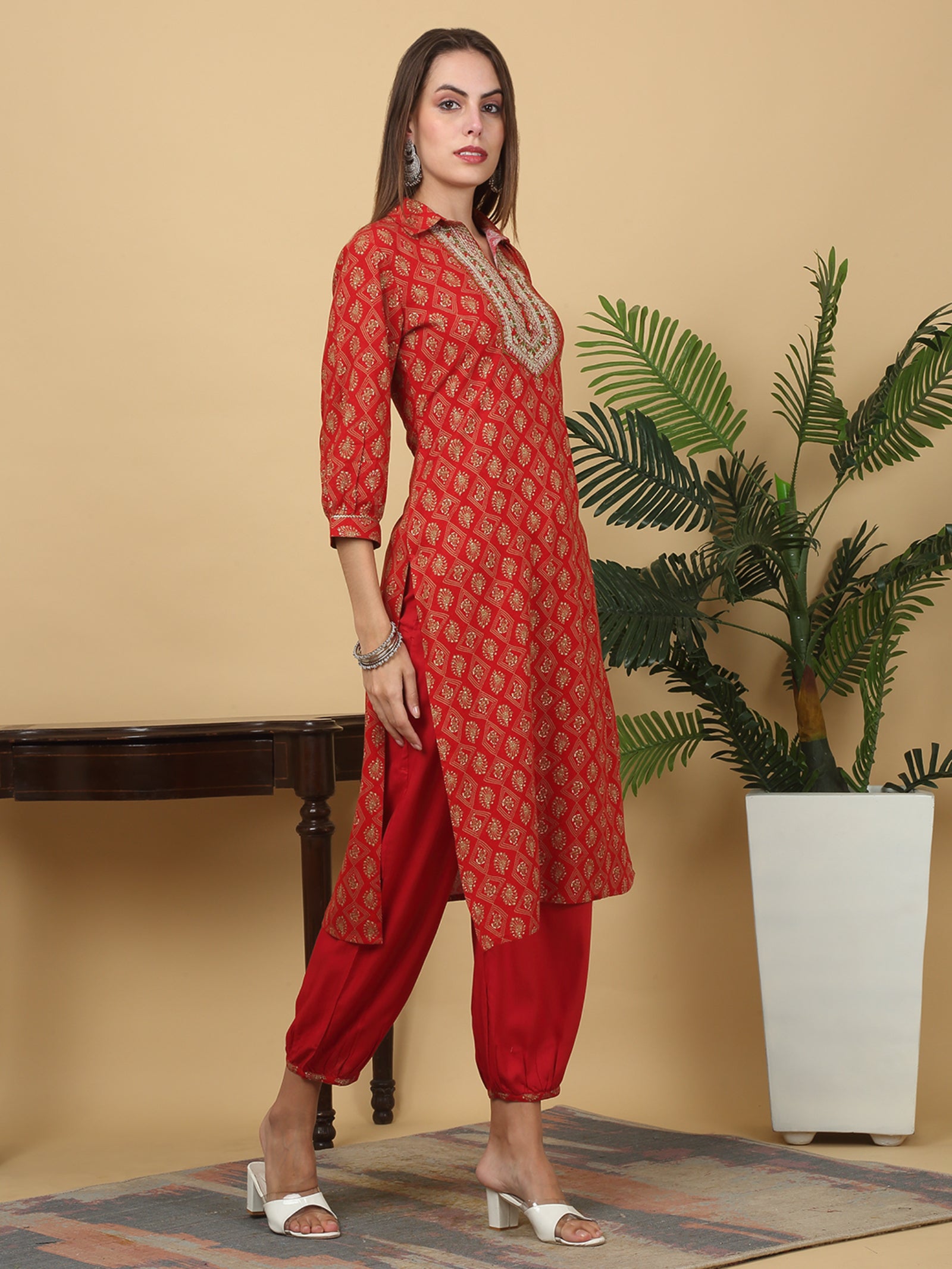 Maluka Women’s Red & Blue Gold Print Rayon Foil Kurta Pant Set