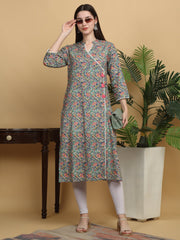 Maluka Women Floral Printed Straight Kurta