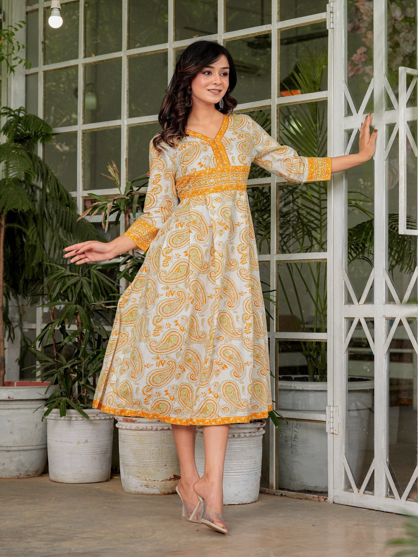 Maluka Women Cotton Floral Print Flared Kurta