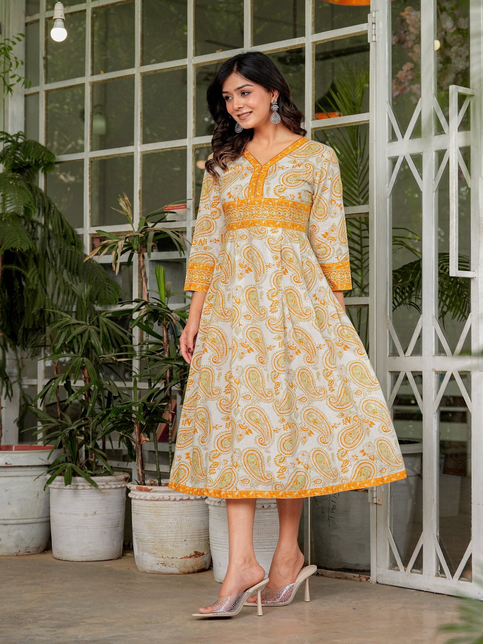 Maluka Women Cotton Floral Print Flared Kurta