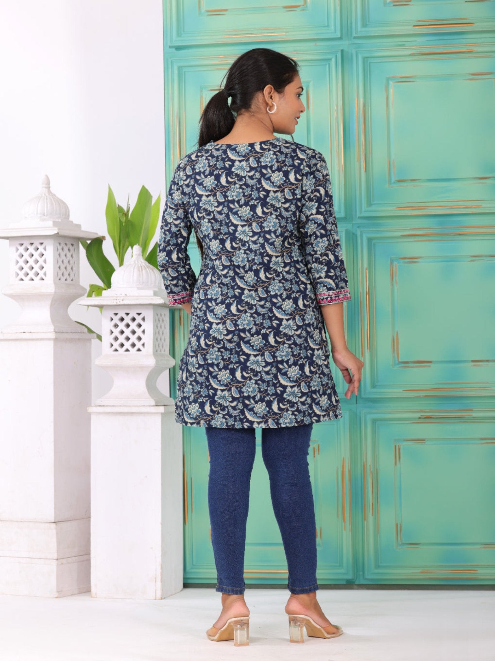 Maluka Women Cotton Floral Printed Kurta