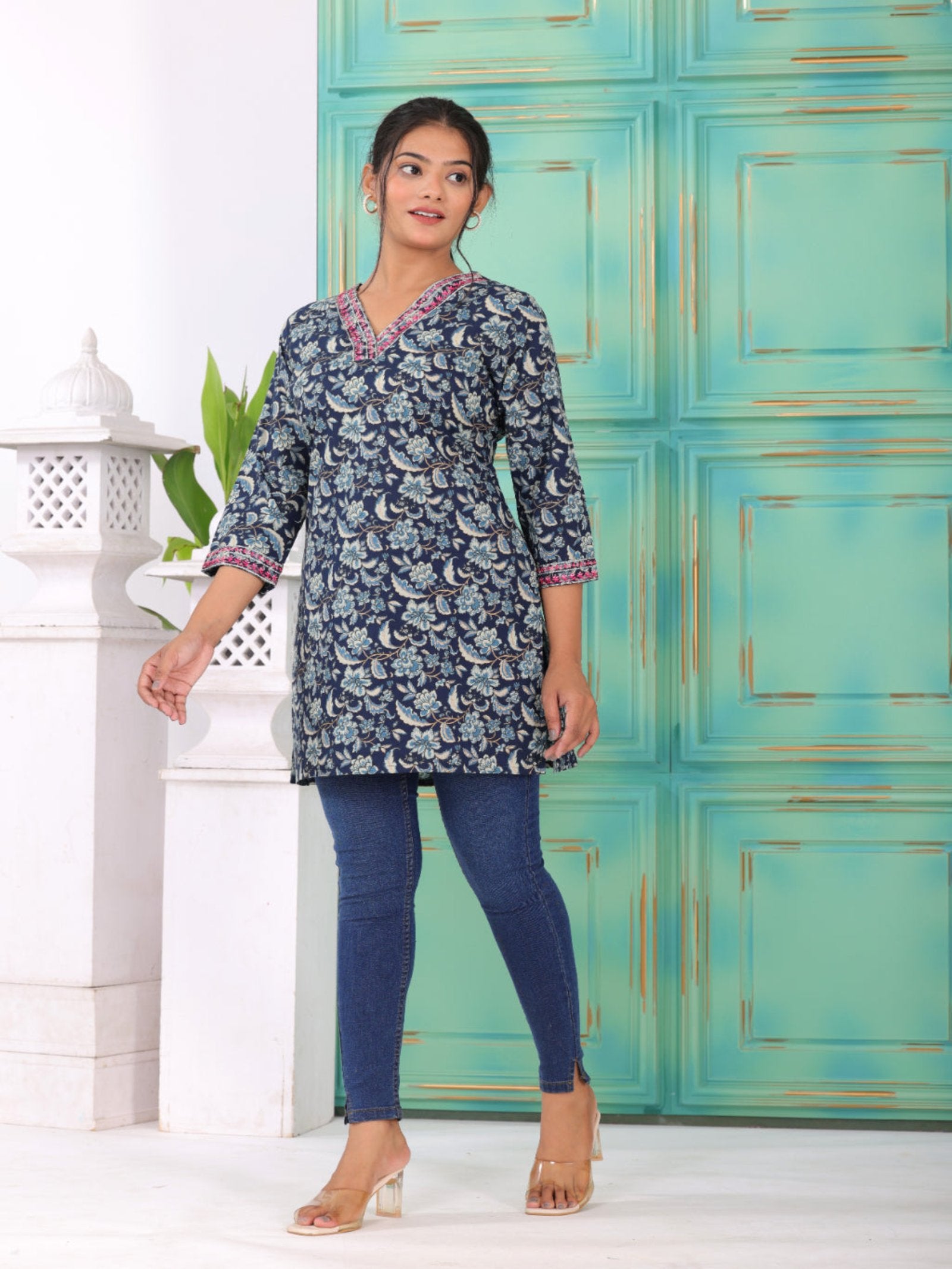 Maluka Women Cotton Floral Printed Kurta