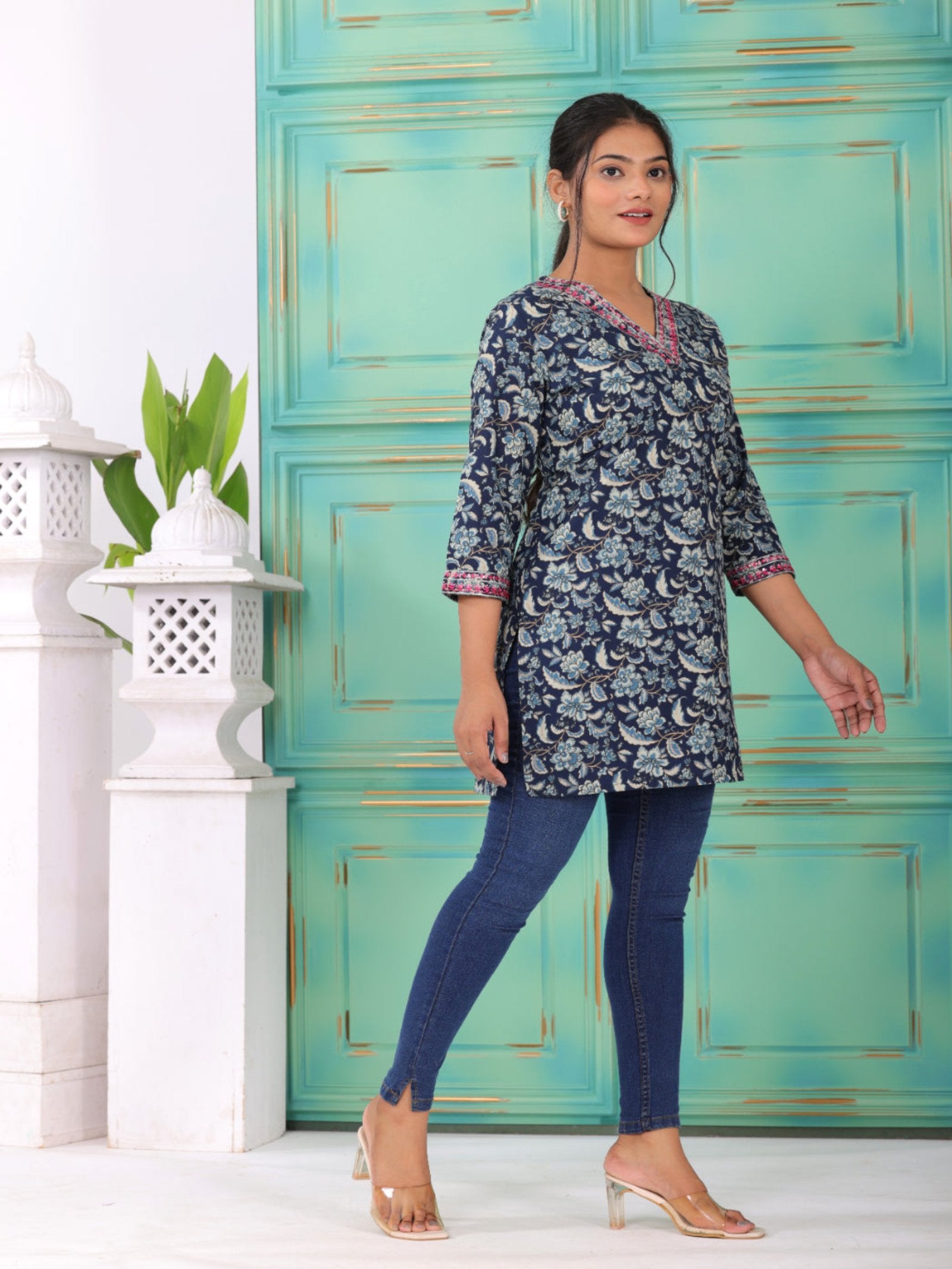 Maluka Women Cotton Floral Printed Kurta