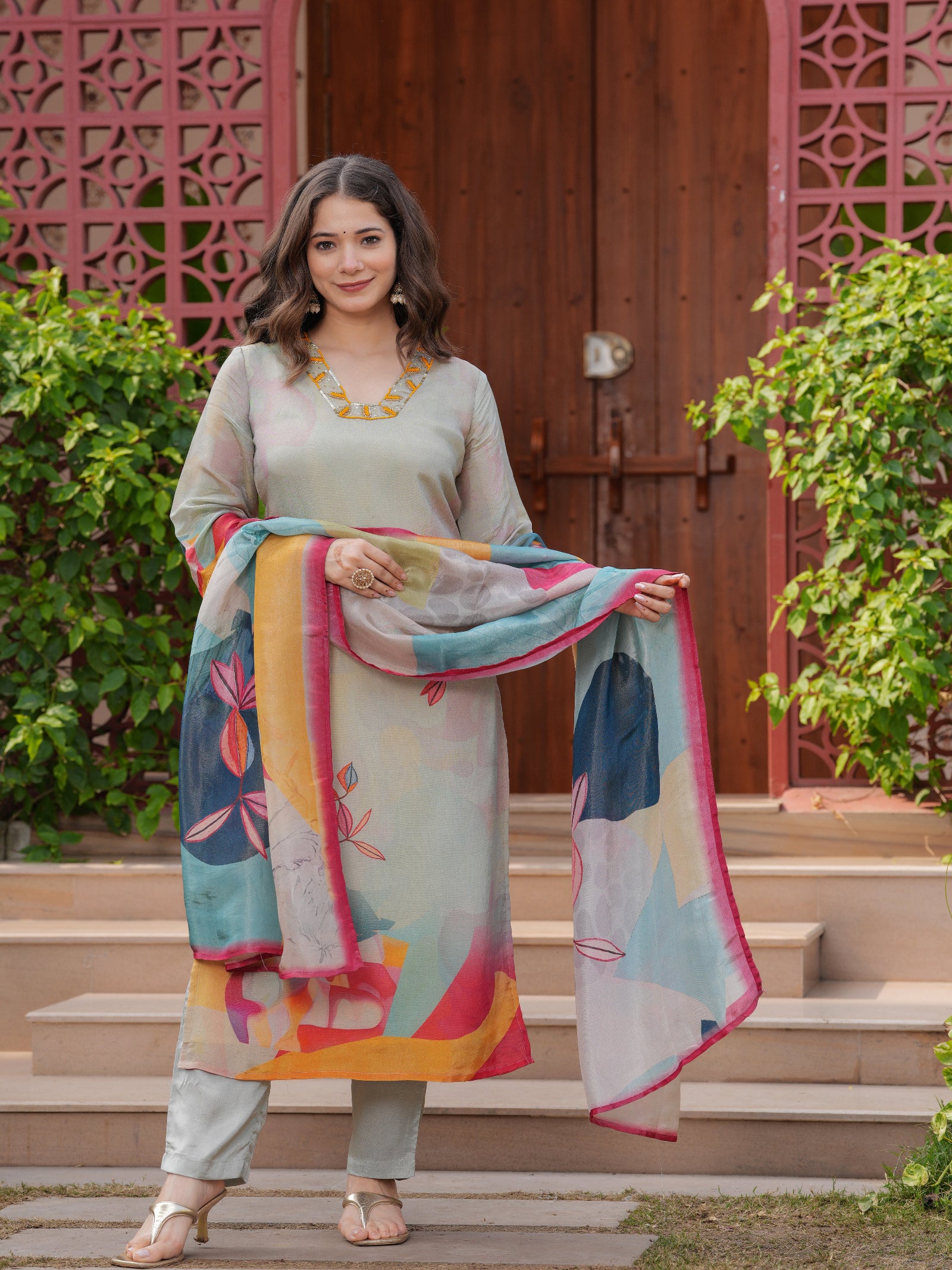 Maluka Women Pink Shimmer Viscose Digital Printed Kurta Pant With Dupatta Set
